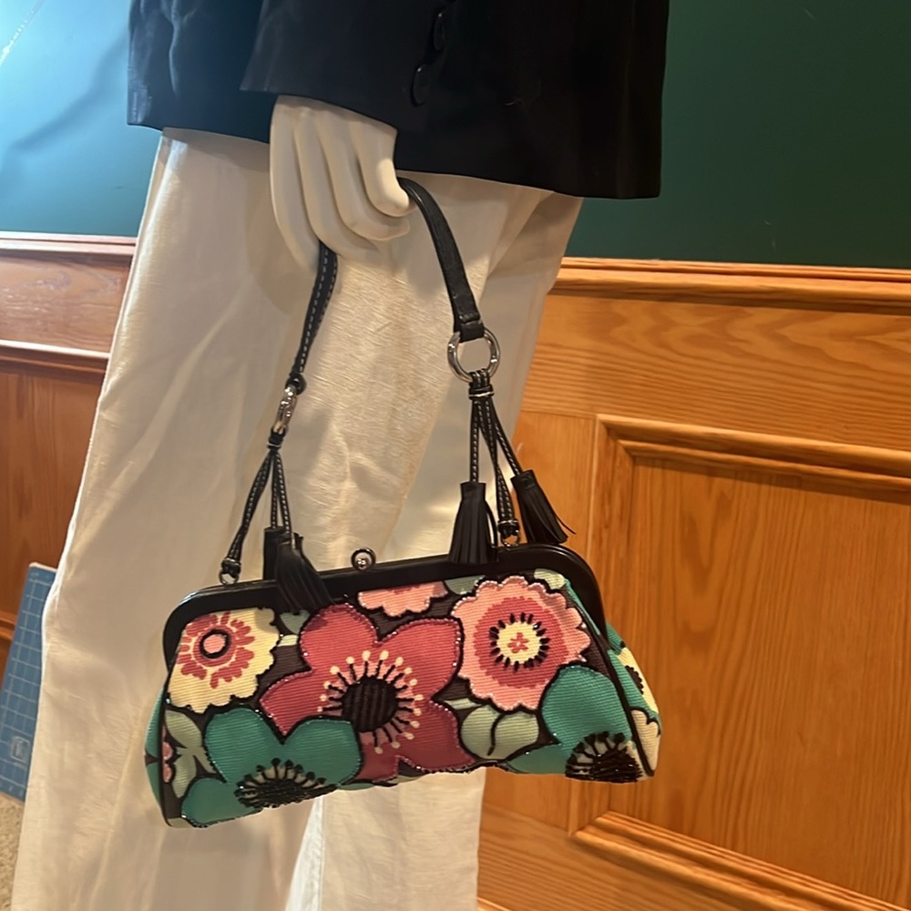 Vintage Isabella Fiore Floral Print Beaded Clutch. - Picture 14 of 14